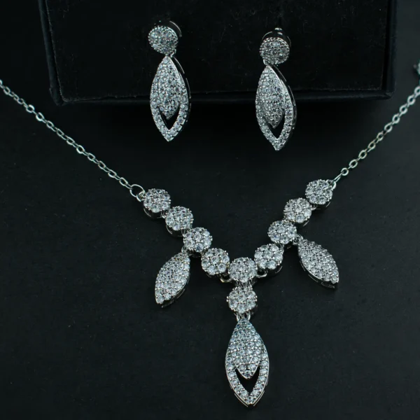 silver petal-shaped jewelry set