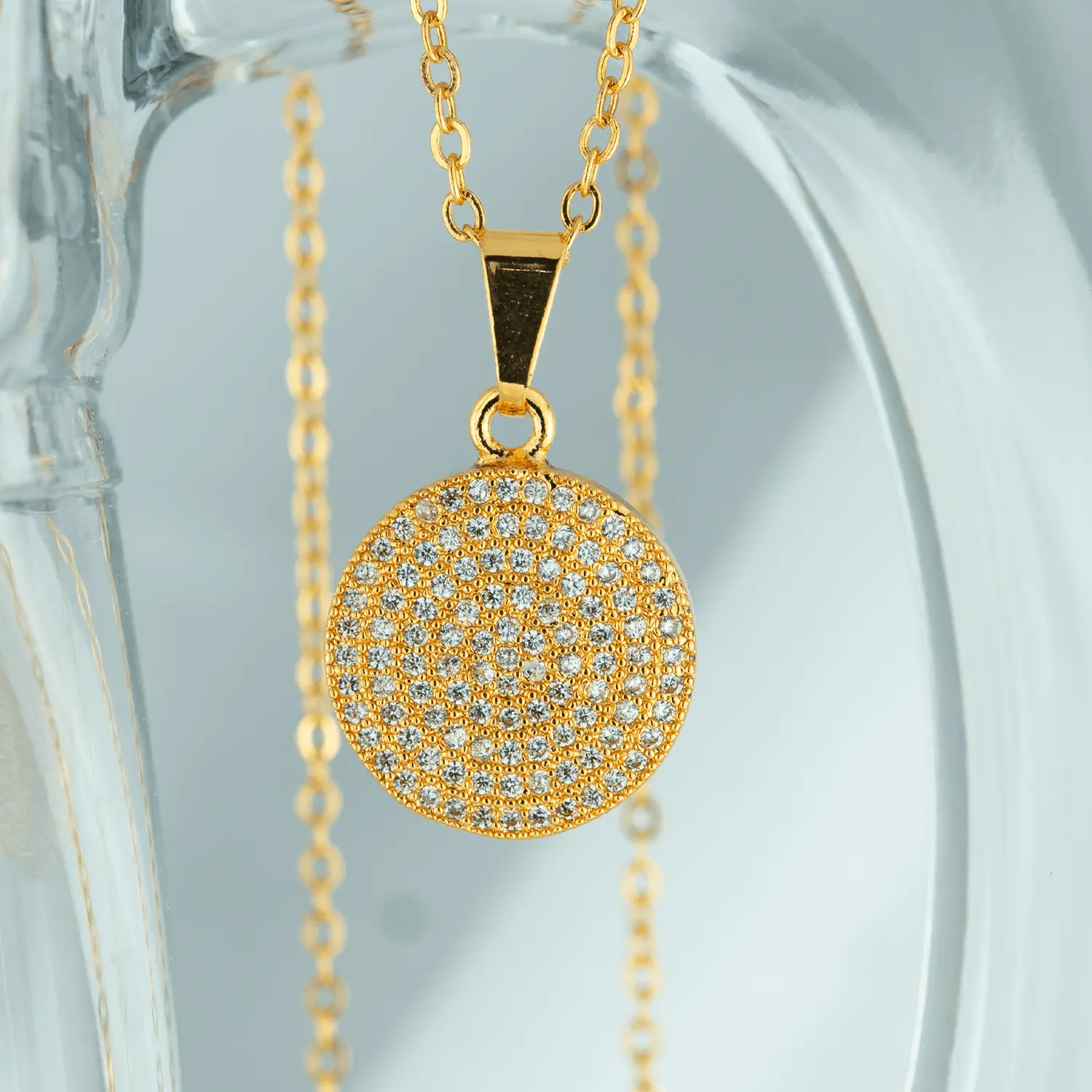 Elegant gold pendant from Golden Glam by Kuzey Hub