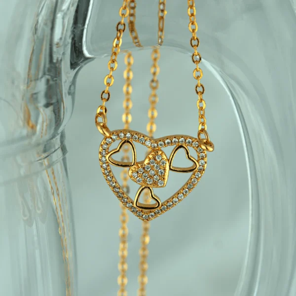Heart-shaped zirconia pendant with gold finish