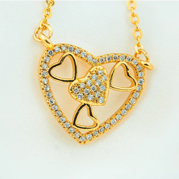 Heart-shaped zirconia pendant with gold finish