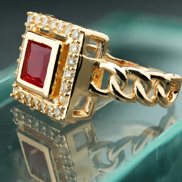 Gold-plated twisted band ring - Ruby Royale